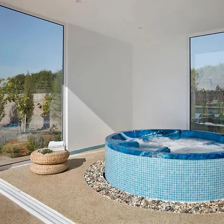 Garden Luxury Villa *